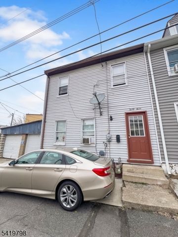 33 Cedar Aly, Phillipsburg Town, NJ 08865