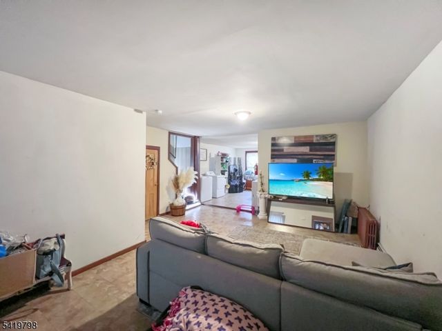 33 Cedar Aly, Phillipsburg Town, NJ 08865