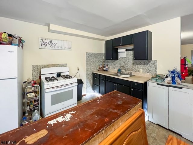 33 Cedar Aly, Phillipsburg Town, NJ 08865