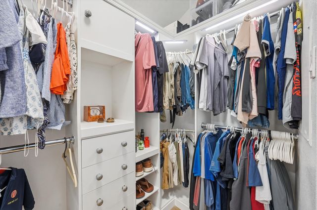 421 Foxcraft Drive, Fort Worth, TX 76131