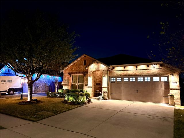 421 Foxcraft Drive, Fort Worth, TX 76131