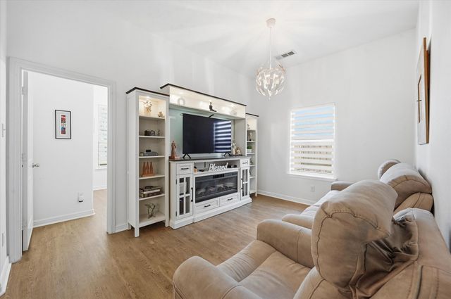 421 Foxcraft Drive, Fort Worth, TX 76131