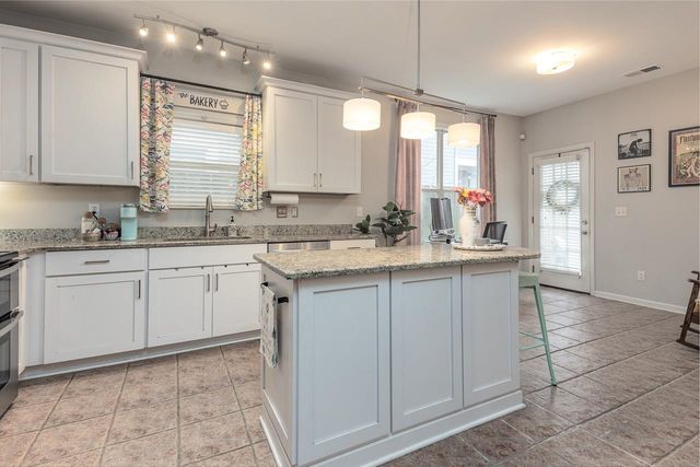 1174 E ISLAND PL, Memphis, TN 38103