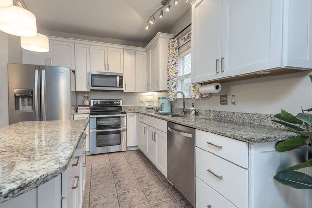 1174 E ISLAND PL, Memphis, TN 38103