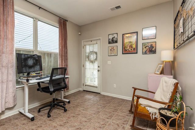 1174 E ISLAND PL, Memphis, TN 38103