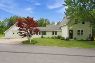 148 E Holderness Road, Holderness, NH 03245