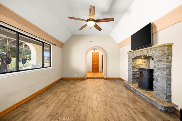 902 Searchlight Ranch Road, Acton, CA 93510