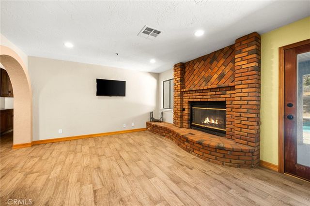 902 Searchlight Ranch Road, Acton, CA 93510
