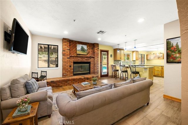 902 Searchlight Ranch Road, Acton, CA 93510