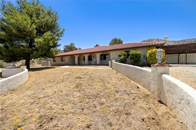 902 Searchlight Ranch Road, Acton, CA 93510