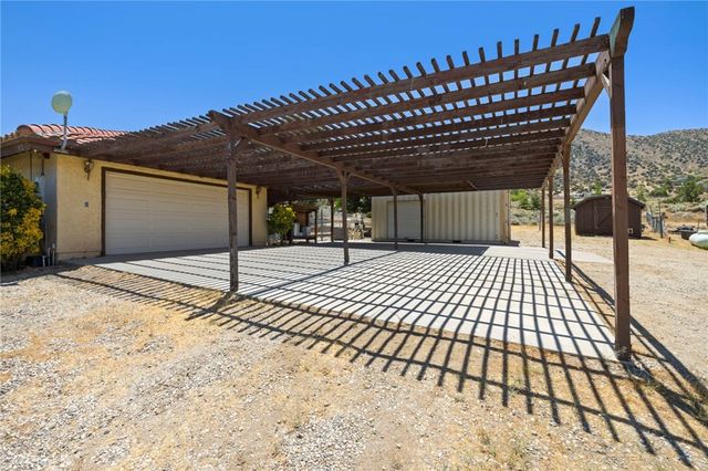 902 Searchlight Ranch Road, Acton, CA 93510