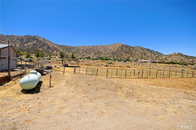 902 Searchlight Ranch Road, Acton, CA 93510