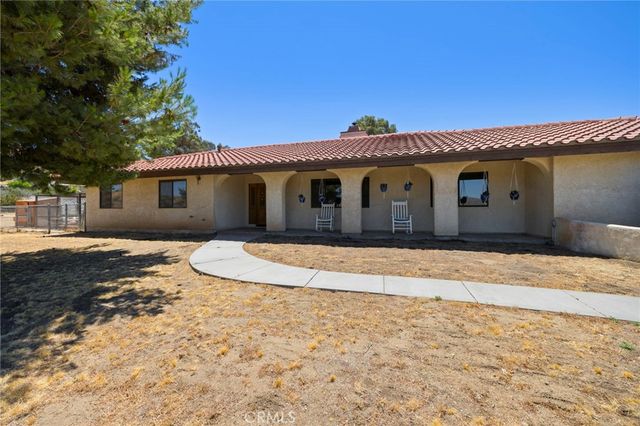 902 Searchlight Ranch Road, Acton, CA 93510