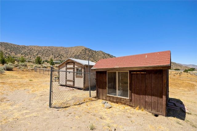 902 Searchlight Ranch Road, Acton, CA 93510