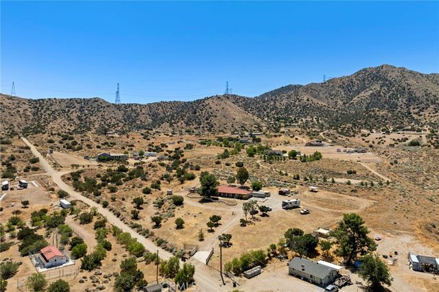 902 Searchlight Ranch Road, Acton, CA 93510