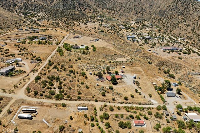 902 Searchlight Ranch Road, Acton, CA 93510