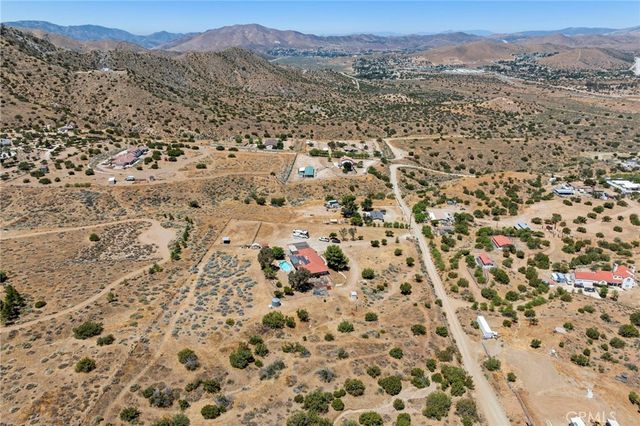 902 Searchlight Ranch Road, Acton, CA 93510
