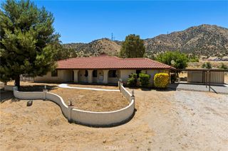 902 Searchlight Ranch Road, Acton, CA 93510