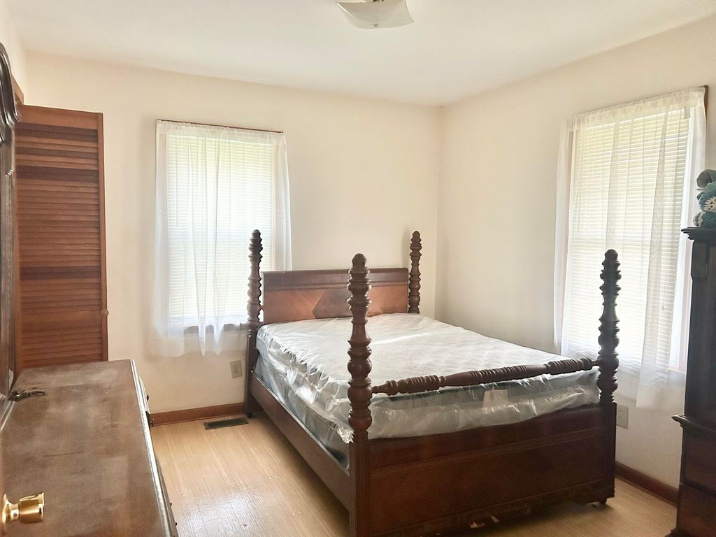 Image 11 of property listing at 4304 Alex Harvin Highway, Manning, SC 29102