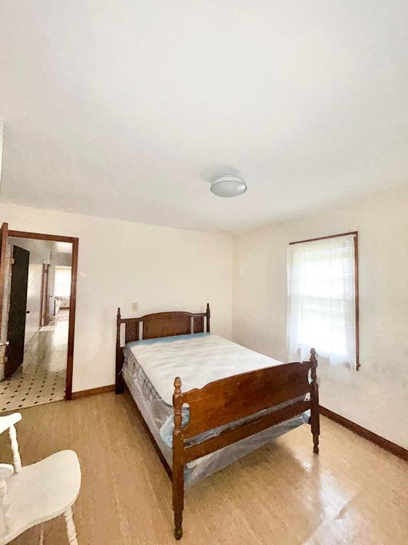 Image 12 of property listing at 4304 Alex Harvin Highway, Manning, SC 29102