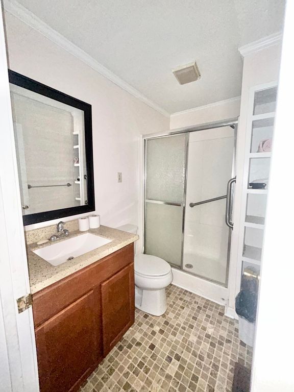 Image 9 of property listing at 4304 Alex Harvin Highway, Manning, SC 29102