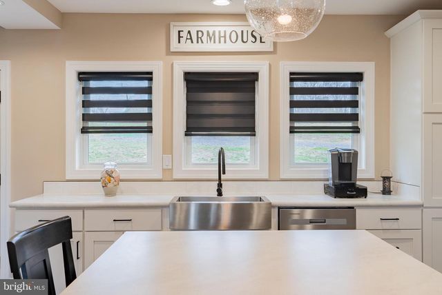 4723 SMITH CREEK RD, New Market, VA 22844