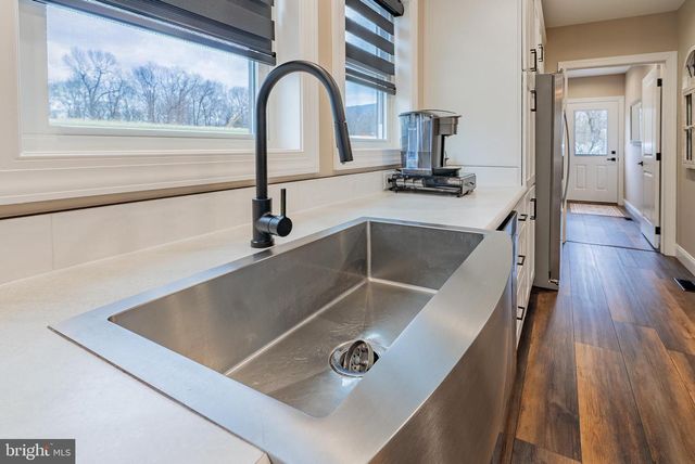 4723 SMITH CREEK RD, New Market, VA 22844