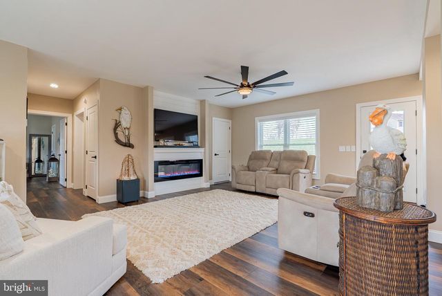 4723 SMITH CREEK RD, New Market, VA 22844