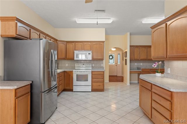 1914 N Havershall Point, Crystal River, FL 34429