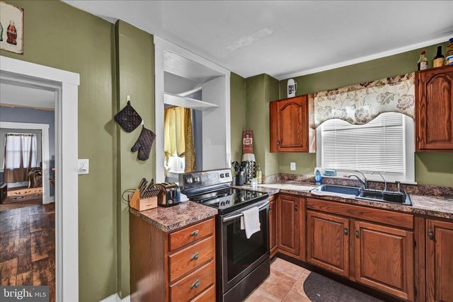 108 E PENN ST, Lenhartsville, PA 19534