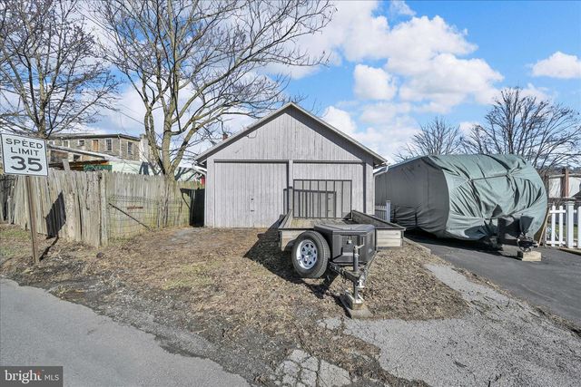 108 E PENN ST, Lenhartsville, PA 19534