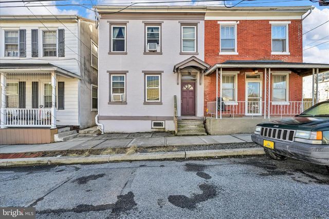 108 E PENN ST, Lenhartsville, PA 19534