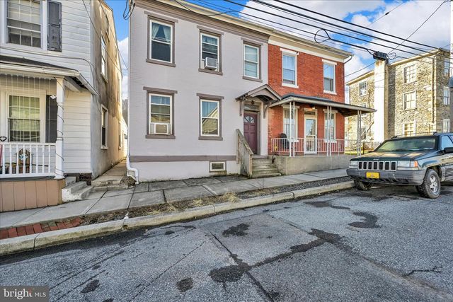 108 E PENN ST, Lenhartsville, PA 19534