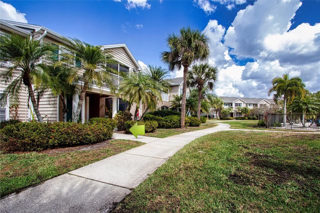 8926 MANOR LOOP 107, Lakewood Ranch, FL 34202