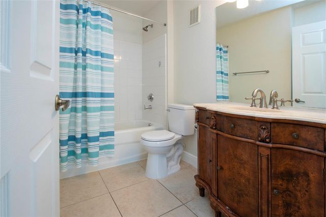 8926 MANOR LOOP 107, Lakewood Ranch, FL 34202