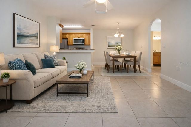 8926 MANOR LOOP 107, Lakewood Ranch, FL 34202