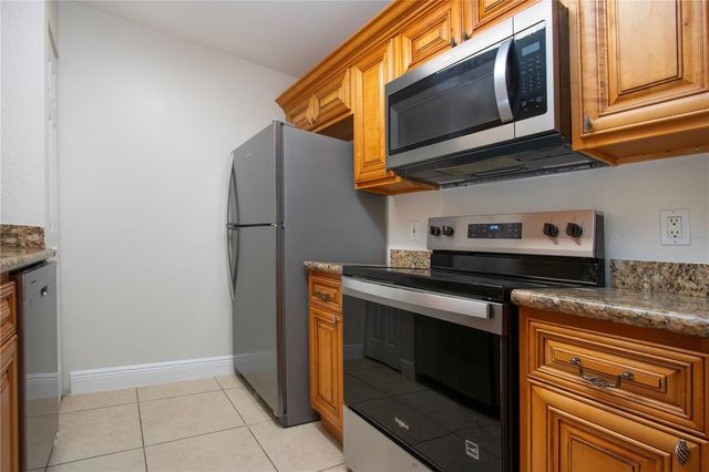 8926 MANOR LOOP 107, Lakewood Ranch, FL 34202