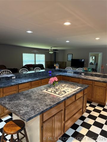 125 Streetman Road, Mead, OK 73449