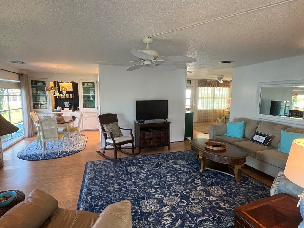 Image 17 of property listing at 822 BAVENO DRIVE, Venice, FL 34285