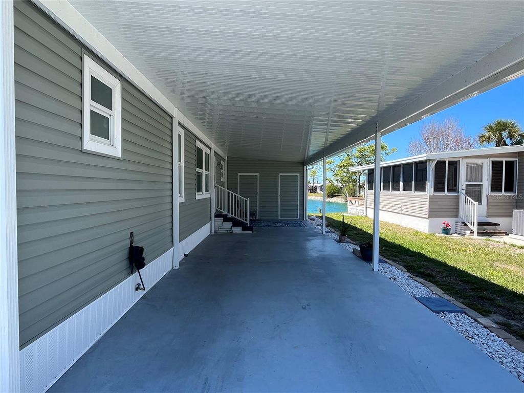 Image 3 of property listing at 822 BAVENO DRIVE, Venice, FL 34285