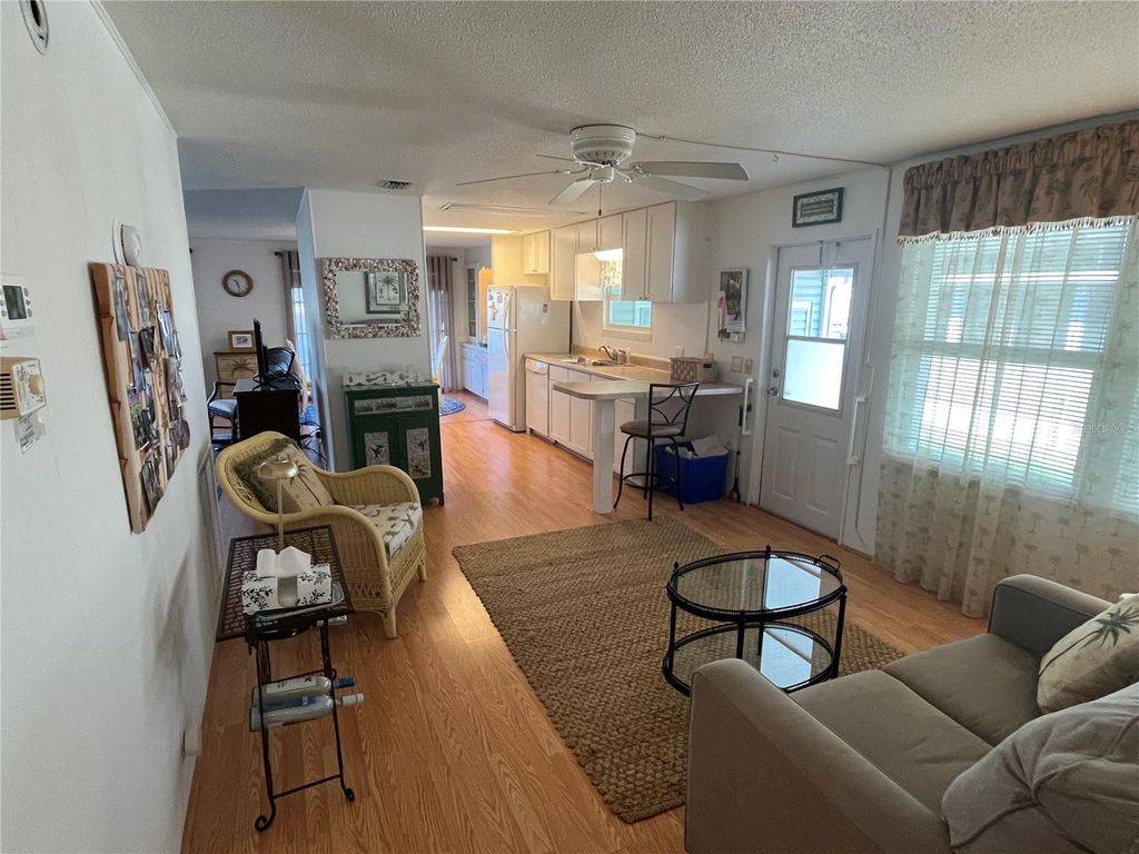 Image 23 of property listing at 822 BAVENO DRIVE, Venice, FL 34285