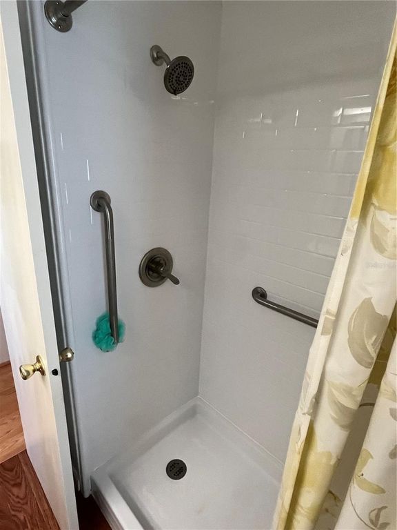 Image 33 of property listing at 822 BAVENO DRIVE, Venice, FL 34285