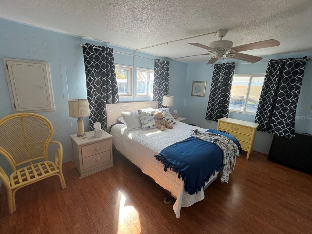 Image 34 of property listing at 822 BAVENO DRIVE, Venice, FL 34285