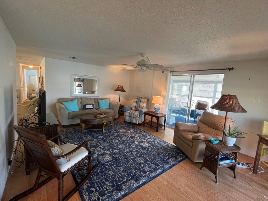 Image 8 of property listing at 822 BAVENO DRIVE, Venice, FL 34285