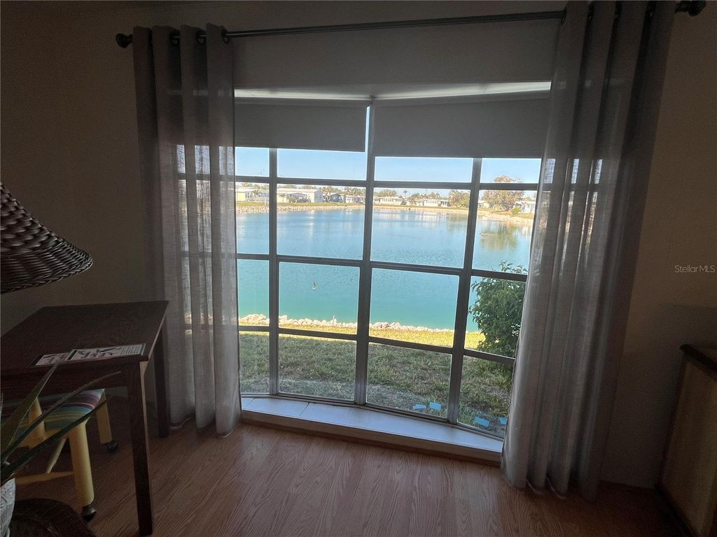 Image 9 of property listing at 822 BAVENO DRIVE, Venice, FL 34285