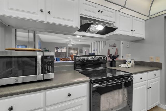 8443 Gulf Boulevard F26, Navarre, FL 32566