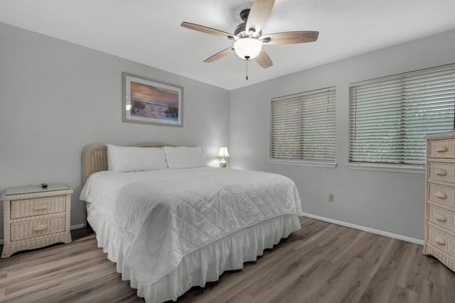 8443 Gulf Boulevard F26, Navarre, FL 32566