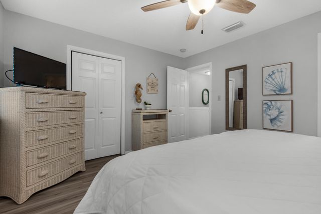 8443 Gulf Boulevard F26, Navarre, FL 32566