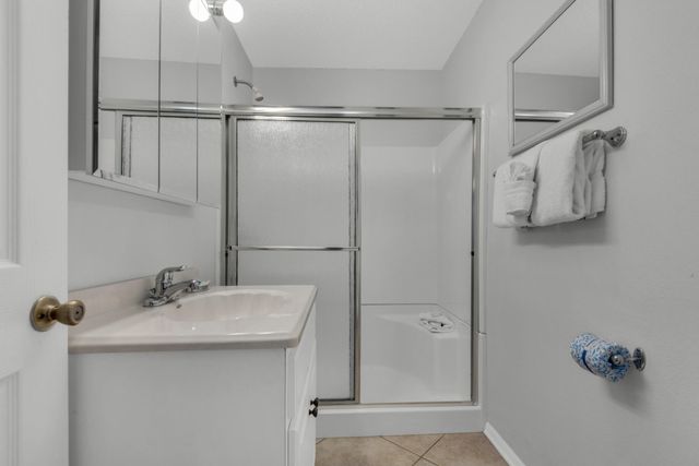 8443 Gulf Boulevard F26, Navarre, FL 32566