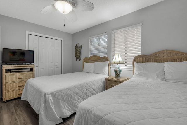 8443 Gulf Boulevard F26, Navarre, FL 32566